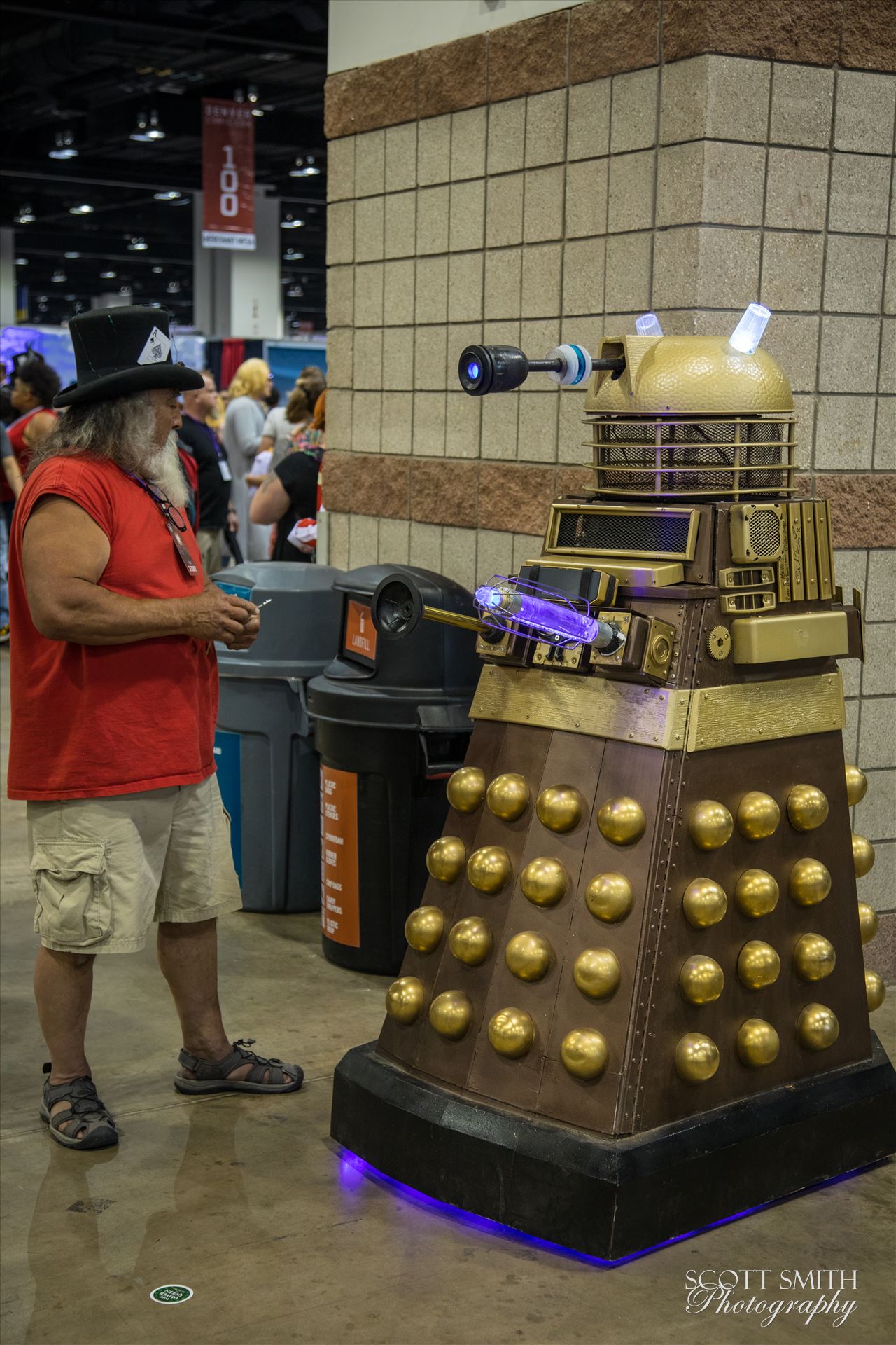 Tardis ad Denver Comic Con 2018 -  by Scott Smith Photos