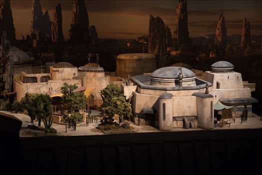 Star Wars Galaxy's Edge Model 2 - 