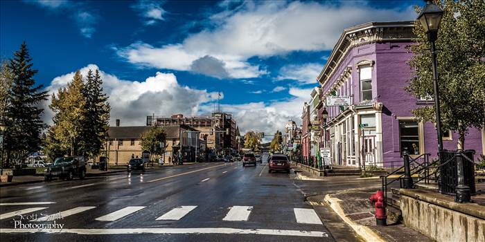 Businesses line a busy main street in Leadville, CO.